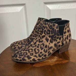 ✨✨Circus by Sam‎ Edelman Cheetah Print Pull On Ankle Booties Size 9 - EXCELLENT